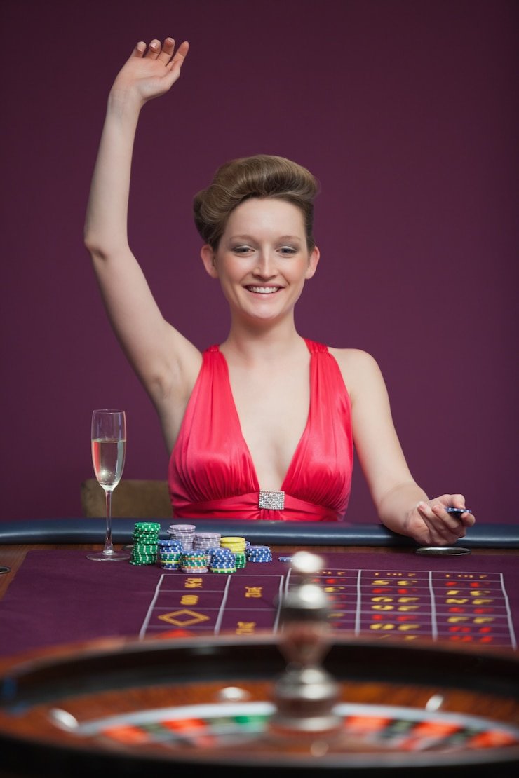 Pengguna mobile menggunakan aplikasi superbig77 untuk hiburan sports dan casino digital